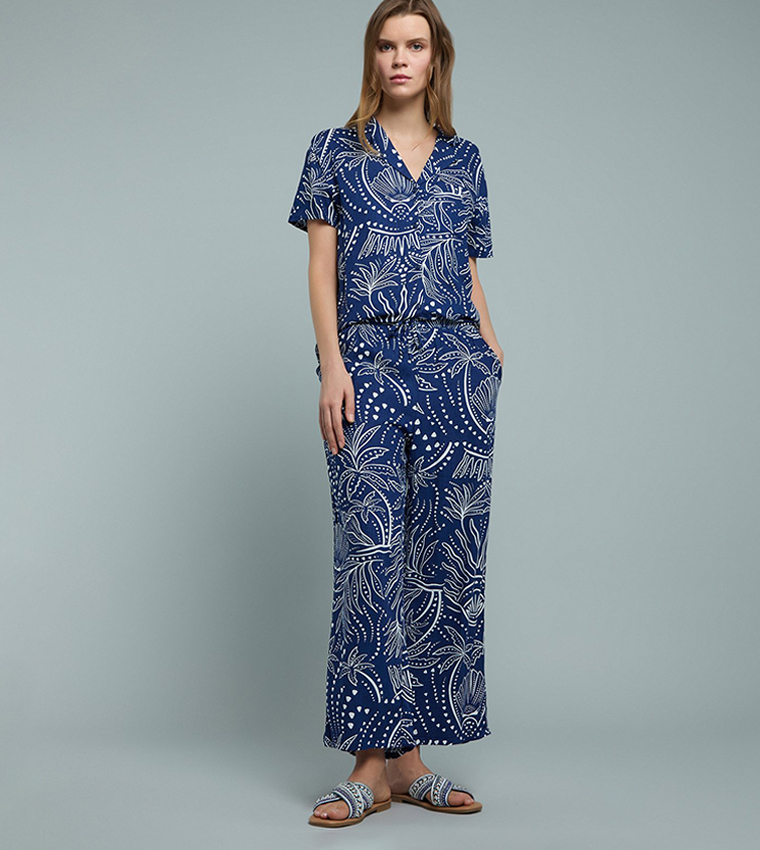 Embellished Flat Sandals