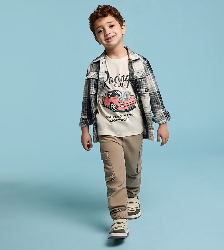 تيشيرت كم قصير بطبعة برقبة مستديرة 