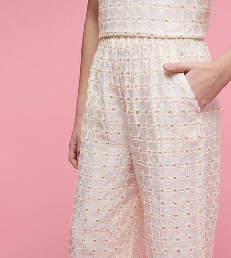 بنطلون بقصة مستقيمة وخصر مرن 