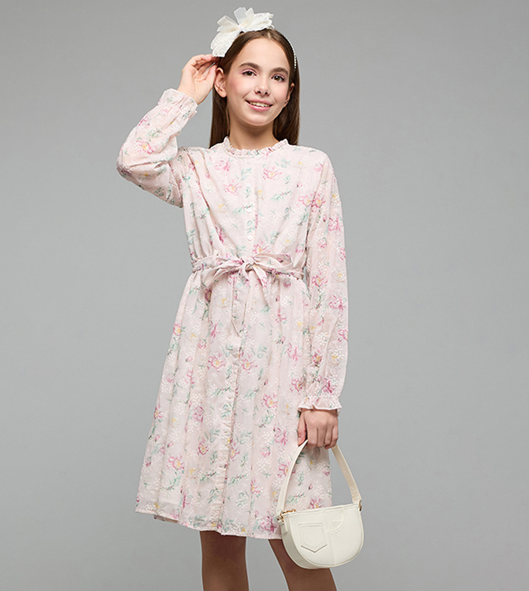 فستان مطرز بكم طويل 