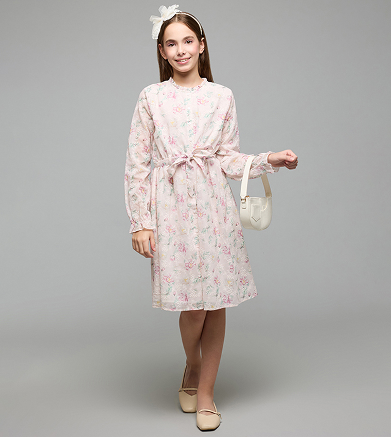 فستان مطرز بكم طويل 