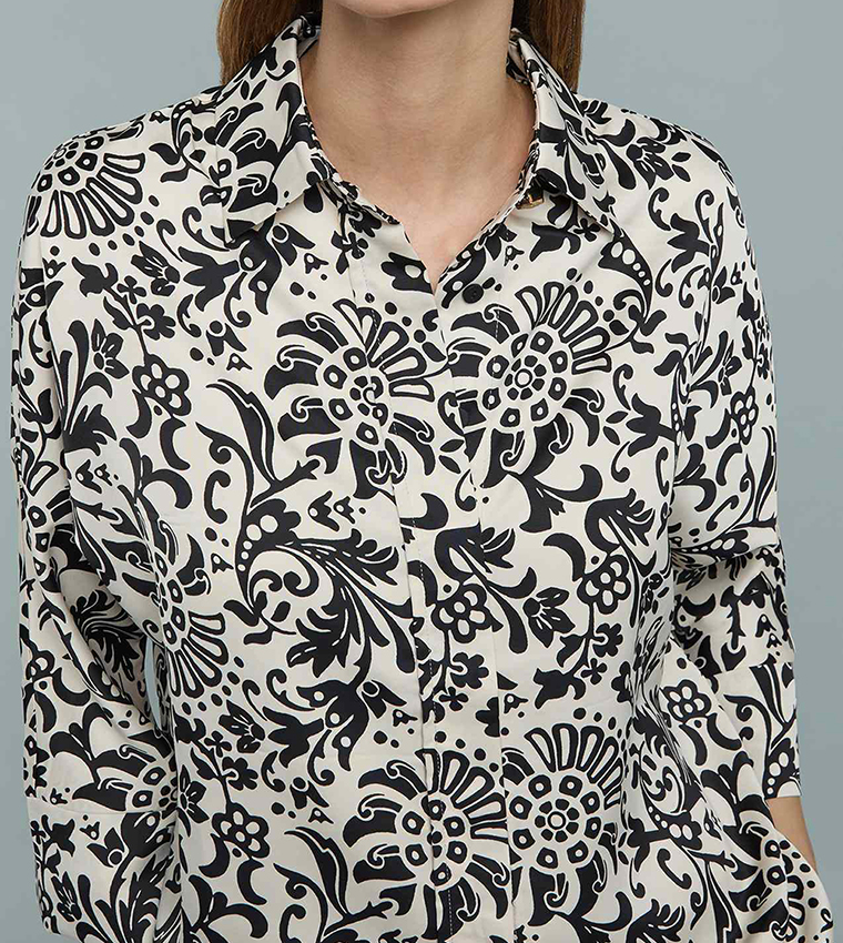 قميص بنقشة بياقة كلاسيك وكم 3/4