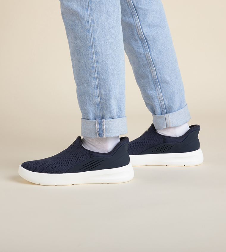 حذاء نو هانس سليب اون 