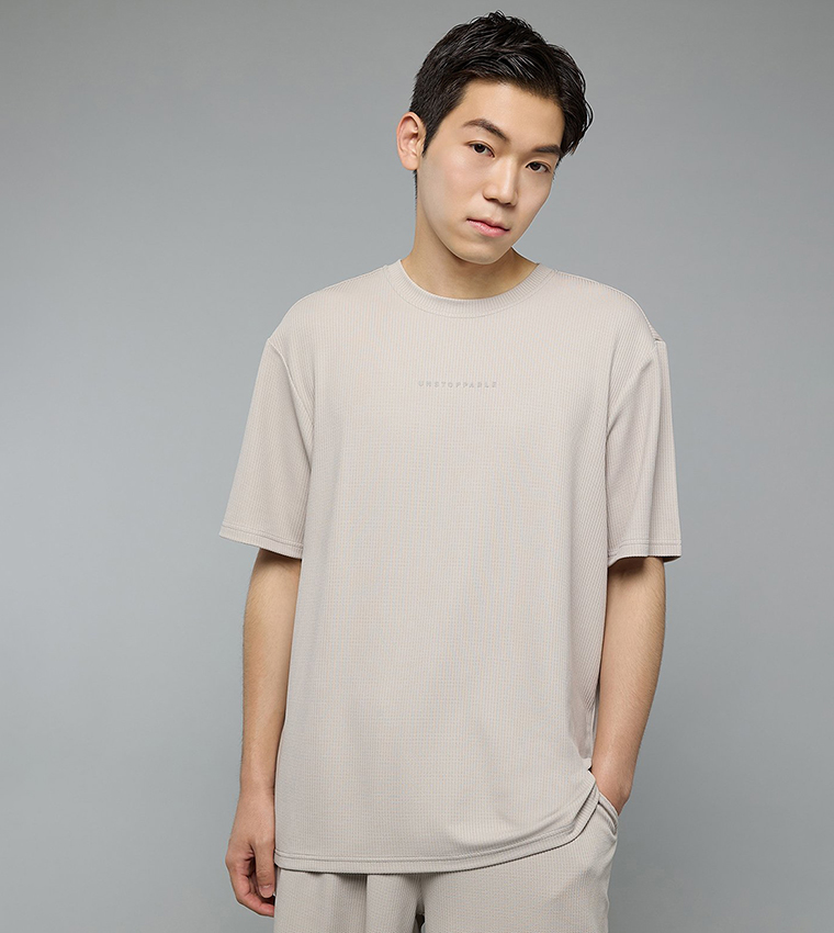 تيشيرت كم قصير بقبة مستديرة 