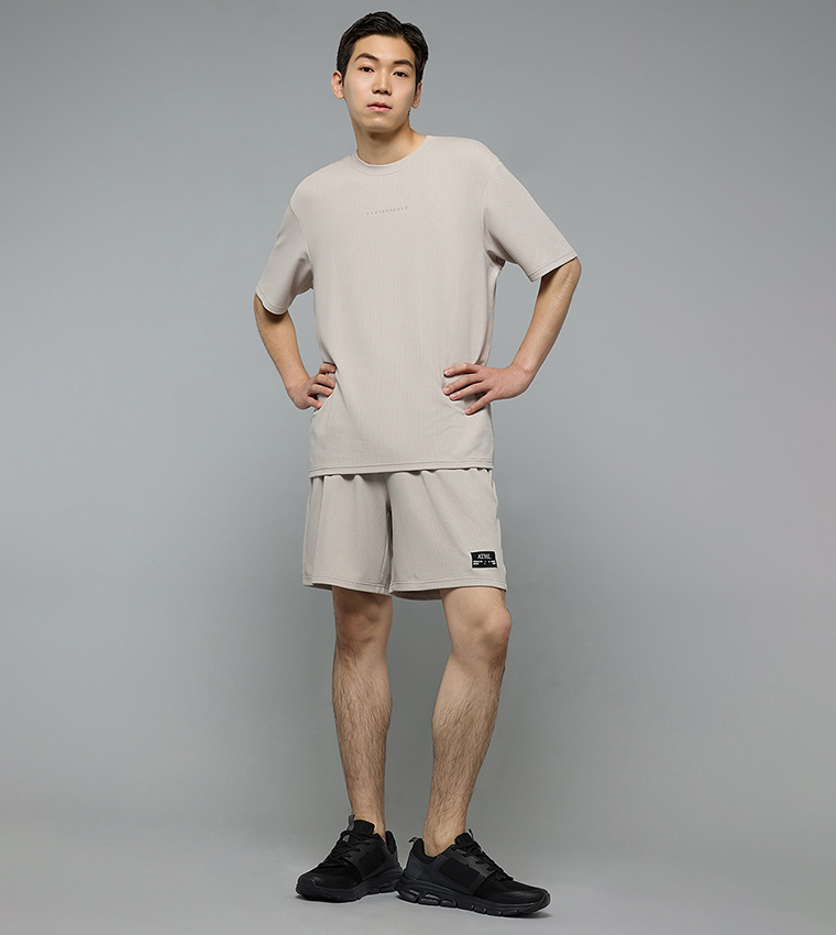 تيشيرت كم قصير بقبة مستديرة 