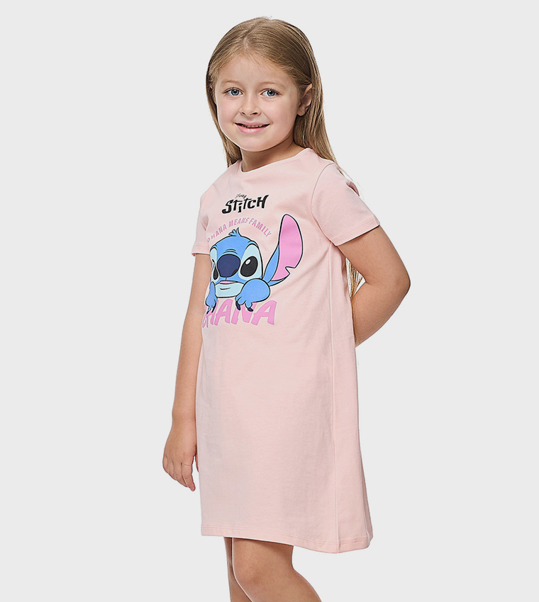 قميص نوم بطبعة ستيتش وأكمام قصيرة