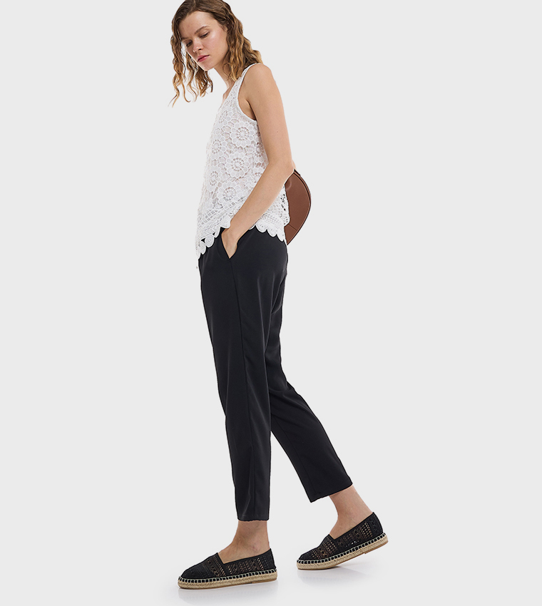 Solid Tapered Fit Pants with Drawstring Waist