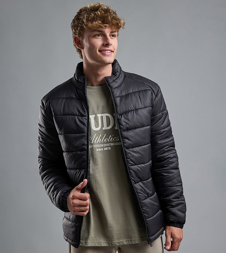 Quilted Puffer Jacket with Zipper Closure