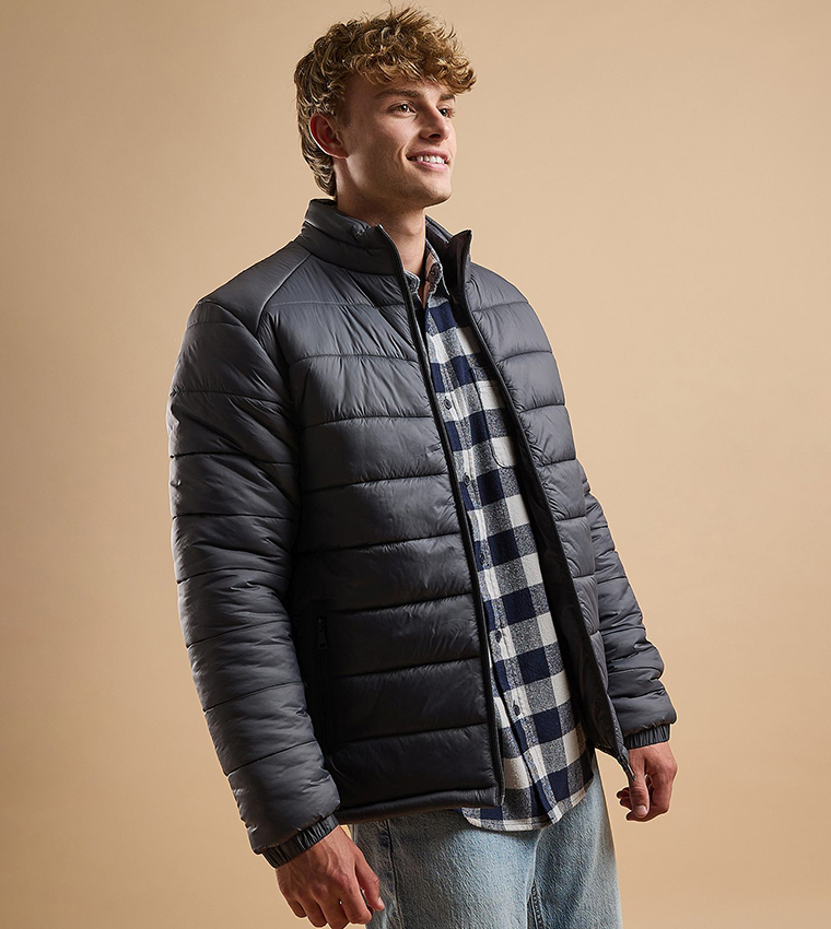 Quilted Puffer Jacket with Zipper Closure