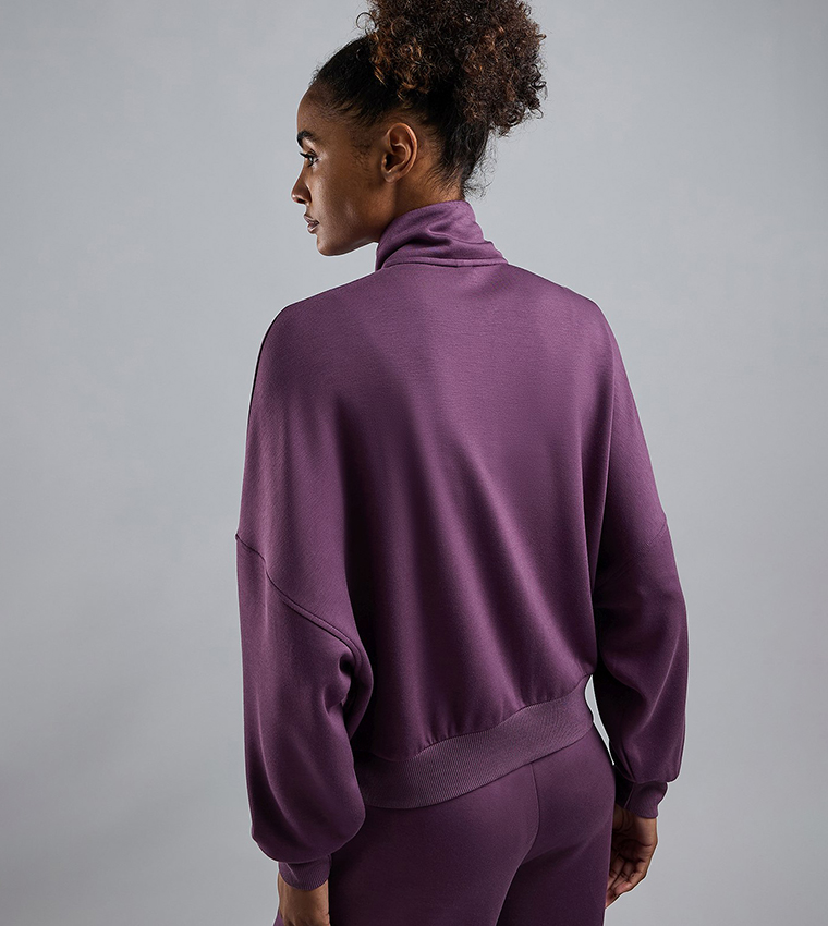 Solid Active Jacket with Zipper Closure