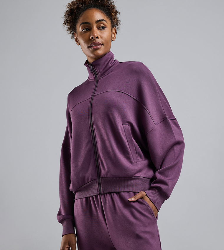 Solid Active Jacket with Zipper Closure