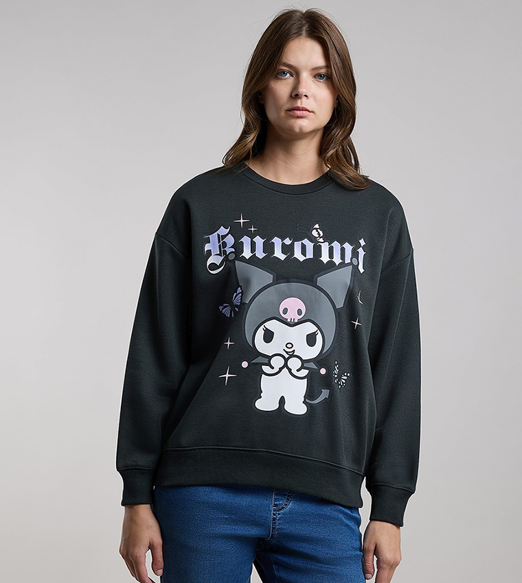 سويتشيرت بياقة مستديرة وكم طويل 