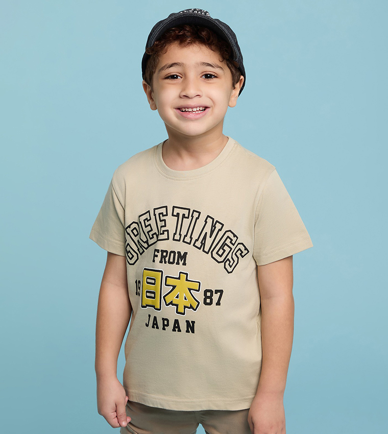 تيشيرت كم قصير بطبعة برقبة مستديرة 