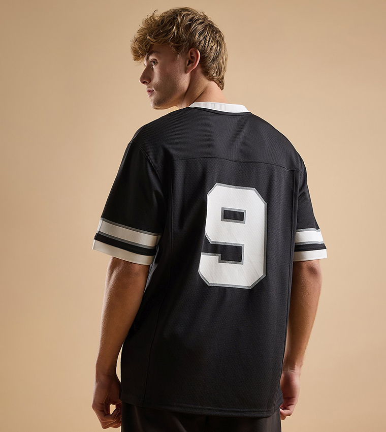 Print Detail Active T-Shirt with V-Neck and Short Sleeves