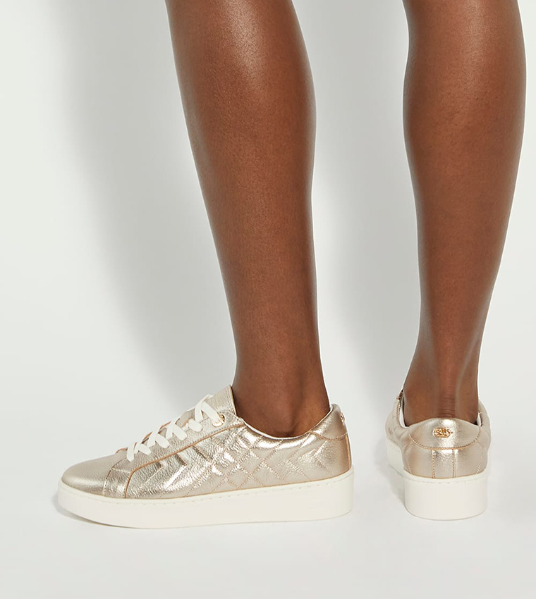 EGENT Quilted Lace-Up Sneakers