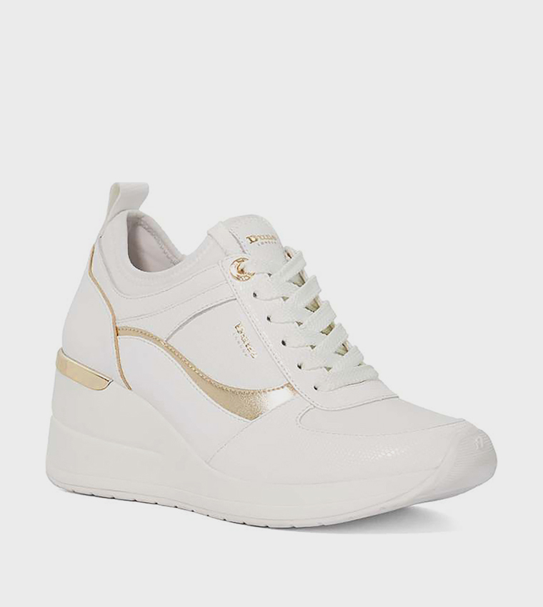 سنيكرز إيلارا ويدج برباط