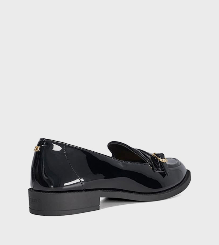 GLOBING Glossy Buckle Detail Slim Loafers