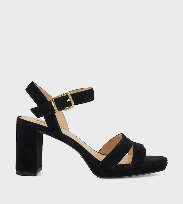 صندل مانيفستنغ بكعب مربع بحزام الكاحل