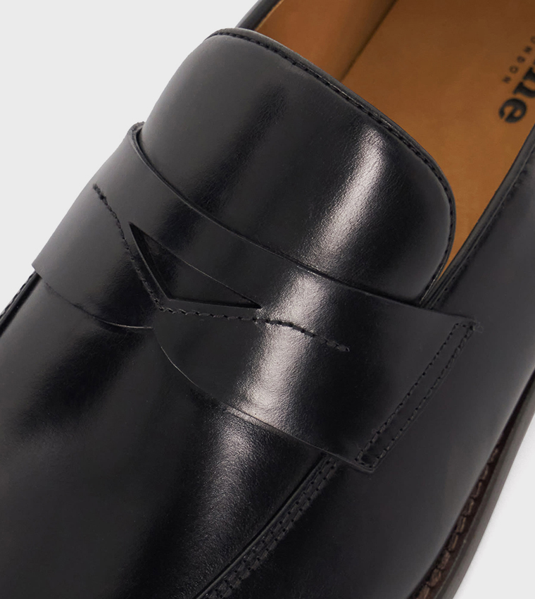 SURREY Textured Loafers