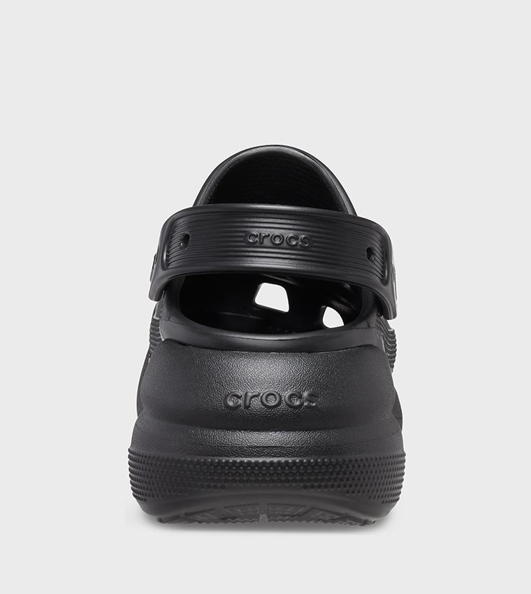 Black nike online crocs