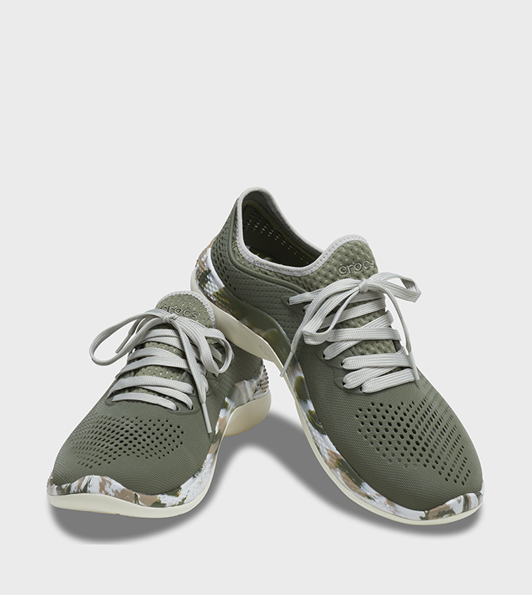 Crocs women's literide discount pacer sneaker camo