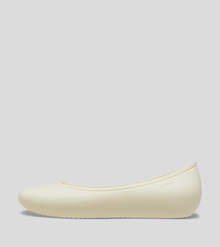 Buy Crocs Brooklyn Flat In Cream 6thStreet Bahrain