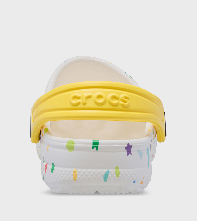 حذاء كلوغ بايا بطبعة