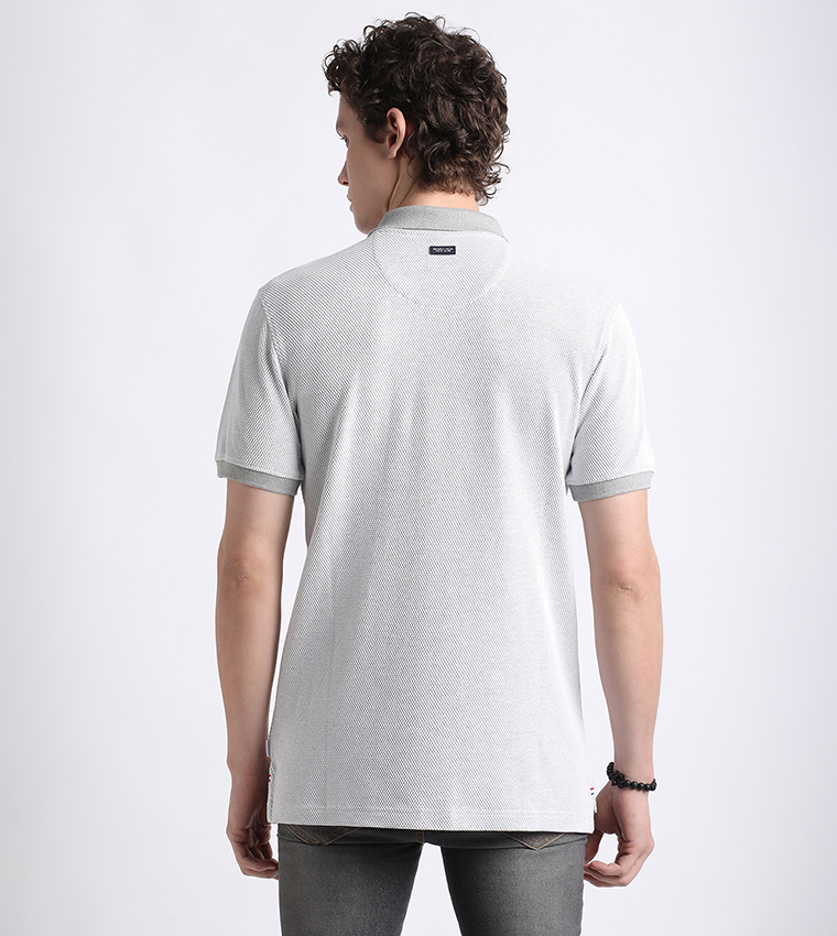 تيشيرت بولو مطرز بشعار العلامة التجارية بأكمام قصيرة