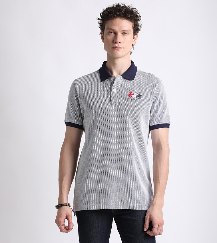 تيشيرت بولو مطرز بشعار العلامة التجارية بأكمام قصيرة