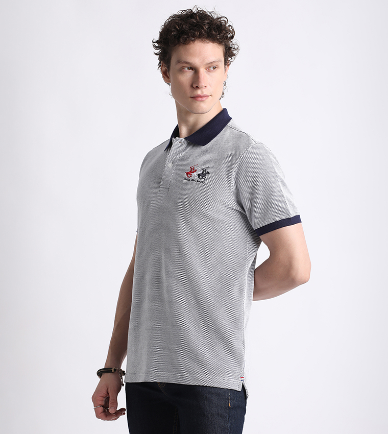 تيشيرت بولو مطرز بشعار العلامة التجارية بأكمام قصيرة