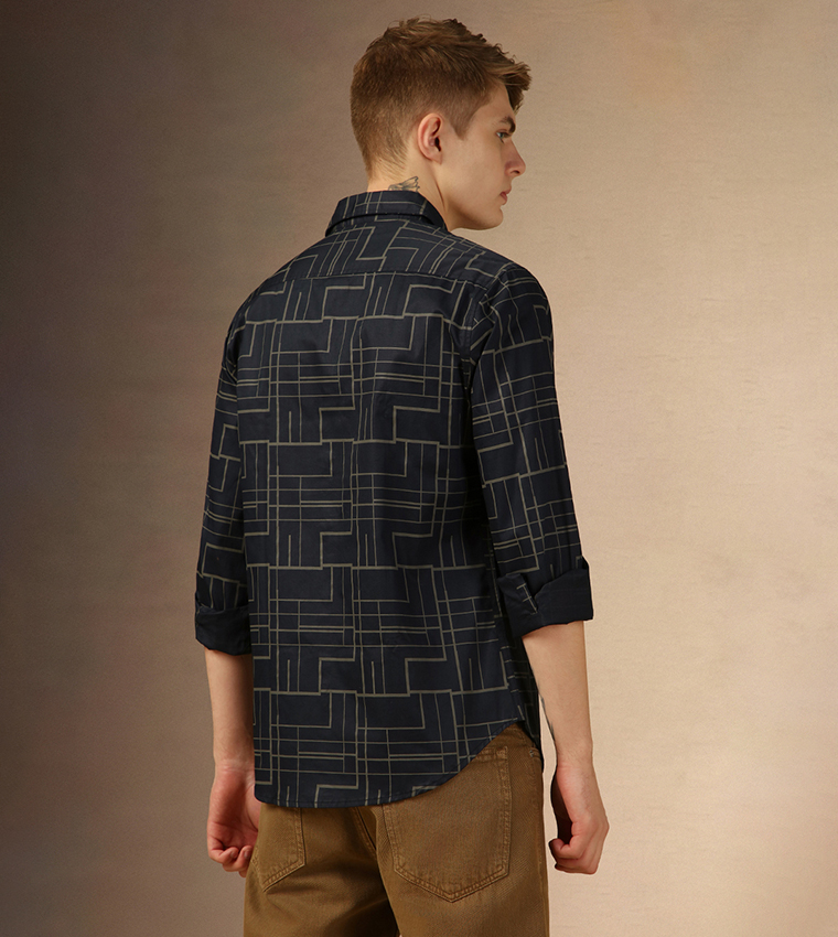 Printed Regular Fit Spread Collar Curved Hem Shirt