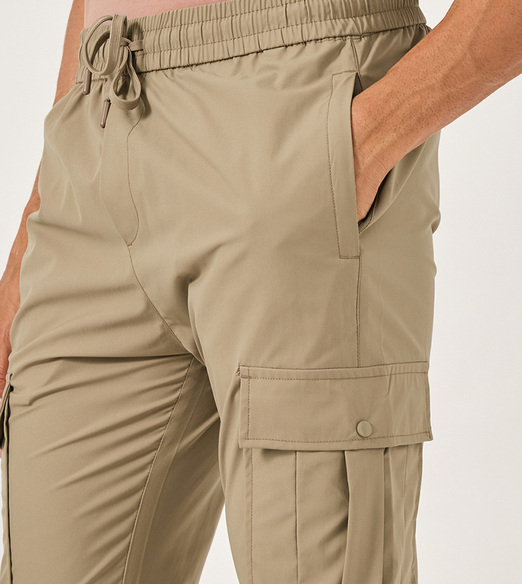 Solid Straight Fit Cargo Pants