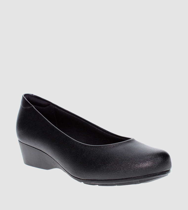 ARI Flatfrom Round Toe Pumps