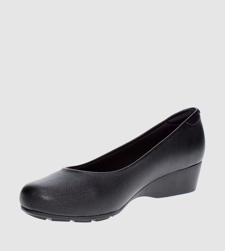 ARI Flatfrom Round Toe Pumps