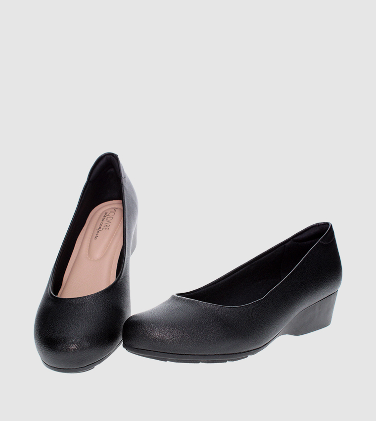 ARI Flatfrom Round Toe Pumps