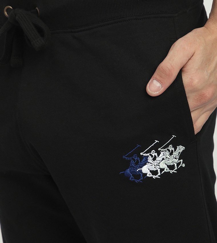 جوغر ضيق برباط على الخصر 