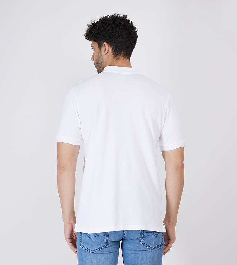 تيشيرت بياقة بولو وأكمام قصيرة 