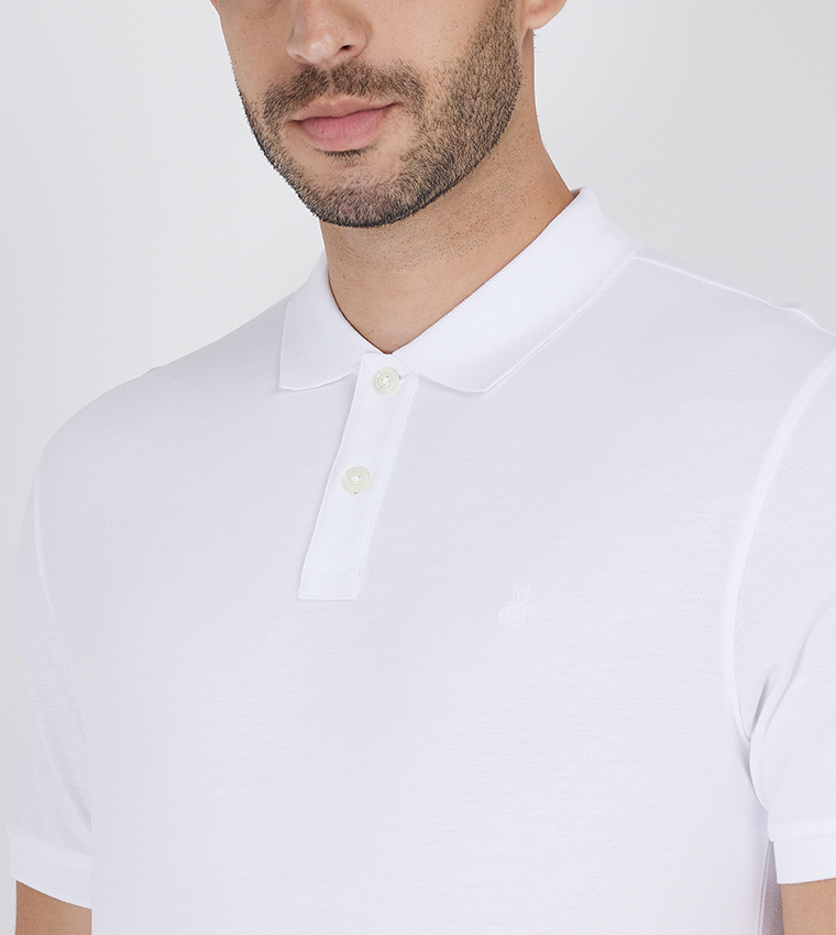 تيشيرت بياقة بولو وأكمام قصيرة 