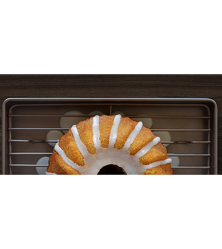 Buy Lakeland Square Baking Tin With Rack Multi In Multiple Colors ...