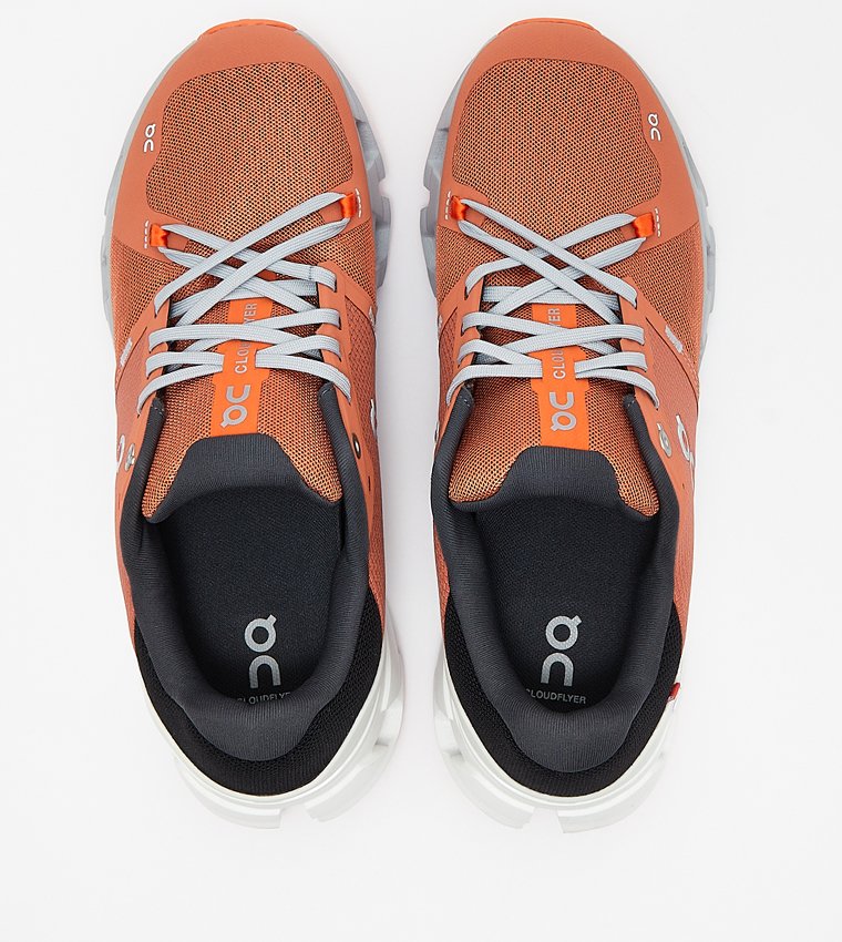 On running shop shoes cloudflyer