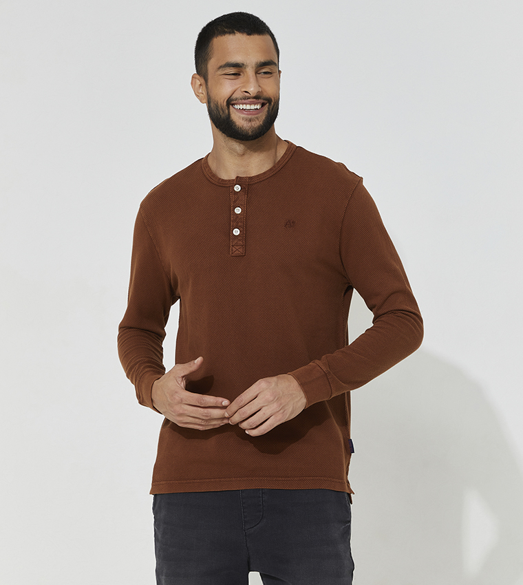 Brown henley shirt deals