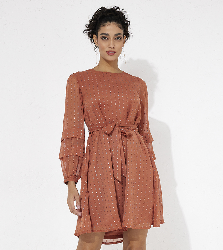 فستان بقصة مستقيمة 