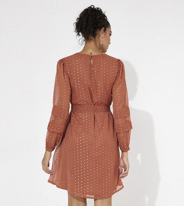 فستان بقصة مستقيمة 