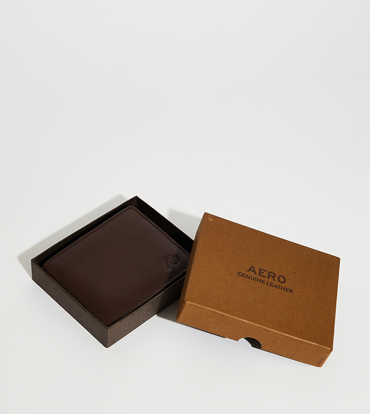 Aero Men's Bi-Fold Leather Wallet