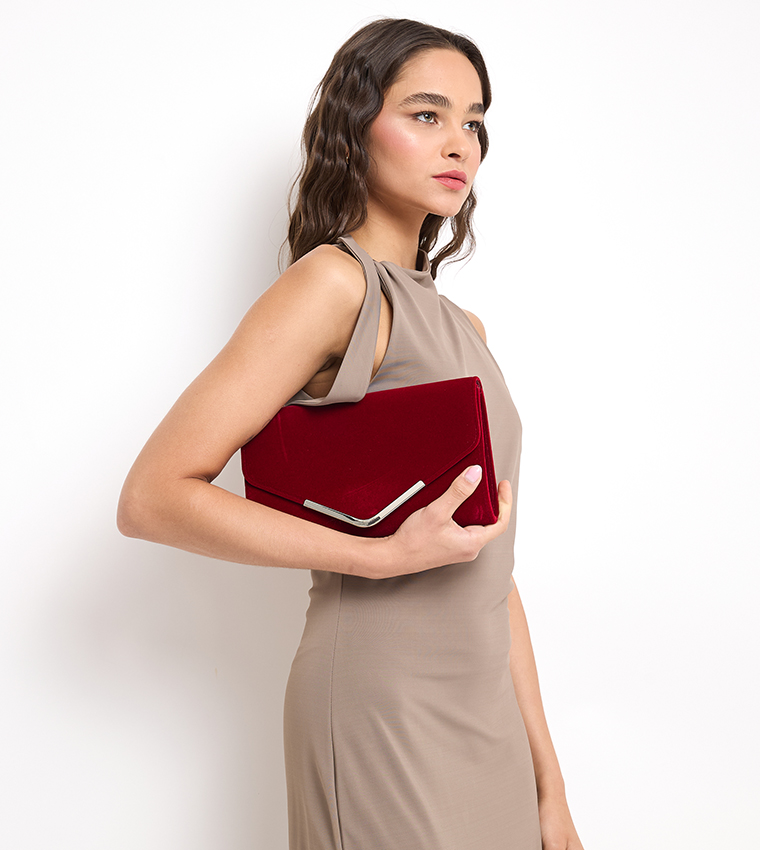 حقيبة كلاتش بحواف معدنية 