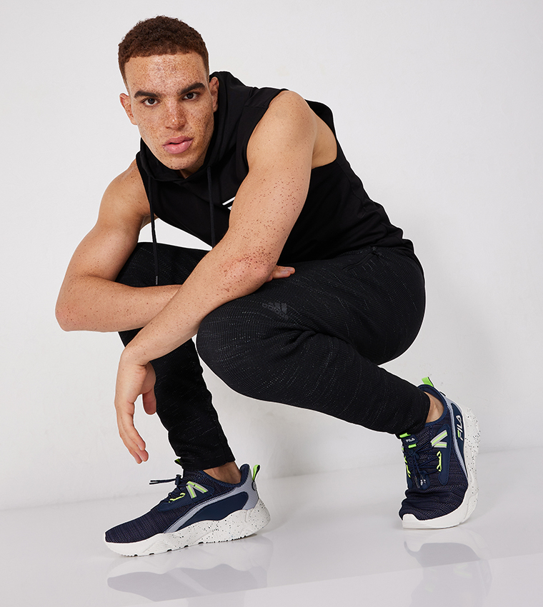 VTRACK 30 Running Shoes
