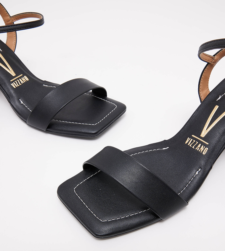 Thanadthaa Ankle Strap Block Heel Sandals