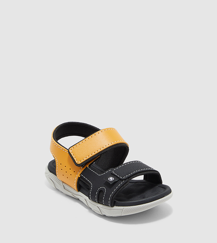 Casual sandals sales for boys