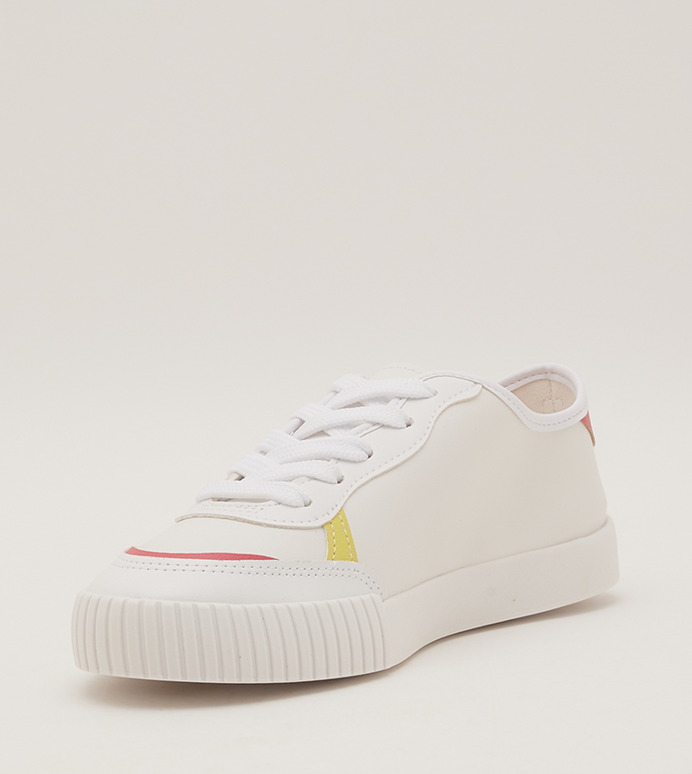 Guinn Low Top Sneakers
