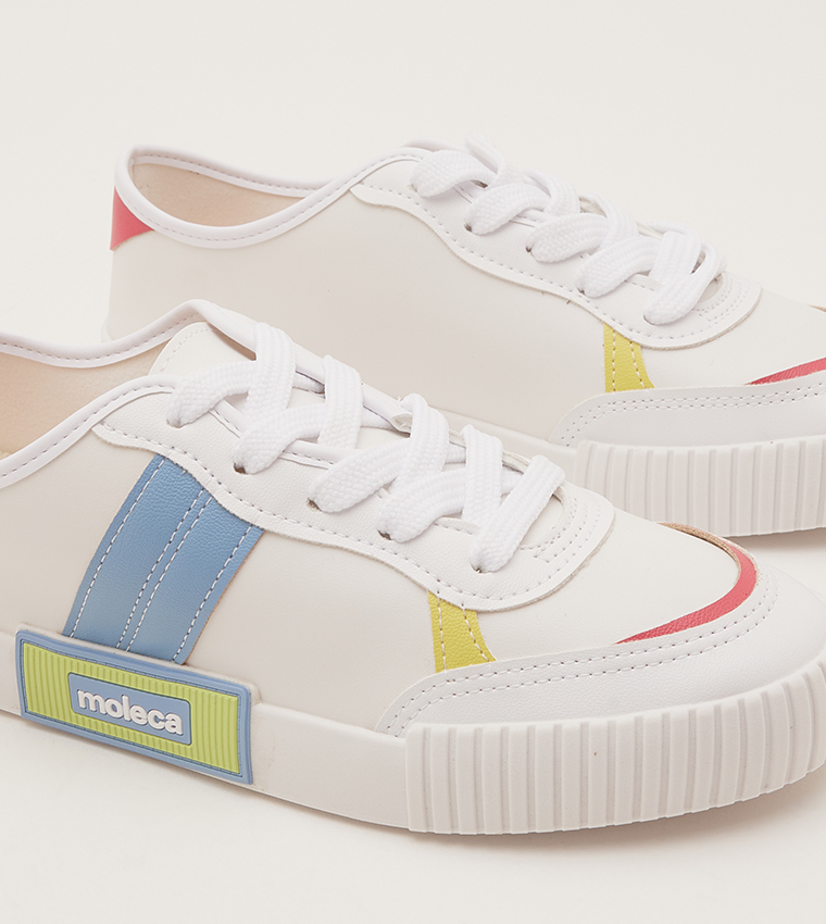 Guinn Low Top Sneakers